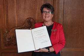 Brigitte Schneider hat durch ihr langjähriges soziales und kulturelles Engagement auszeichnungswürdige Verdienste erworben, Foto: Landeshauptstadt Düsseldorf/David Young