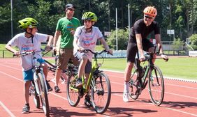 Prominenter "Starter" beim Special Petit Départ im Rather Waldstadion: Ex-Profi und Radsport-Botschafter Ruben Zepunkte