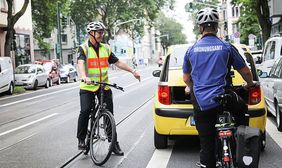 Beim ersten Einsatz wurden dann gleich auch Falschparker erwischt. 