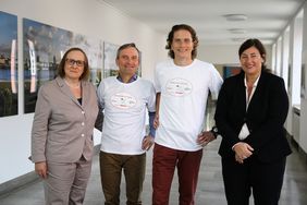 Dr. Viktoria Toeller, Düsseldorfer Bündnis gegen Depression, OB Thomas Geisel, Thorsten Stelter und Dr. Eva Meisenzahl, Heinrich-Heine-Universität Düsseldorf.