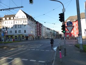 Die Kreuzung Himmelgeister Straße/Kopernikusstraße erhält eine neue Ampelanlage und wird für den Radverkehr ausgebaut © Landeshauptstadt Düsseldorf/Amt für Verkehrsmanagement 