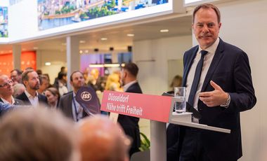 Oberbürgermeister Dr. Stephan Keller präsentierte am Dienstag, 7. Oktober 2025, neue Projekte der Landeshauptstadt Düsseldorf auf der Immobilienmesse EXPO REAL in München. © Landeshauptstadt Düsseldorf/Robert Gongoll 