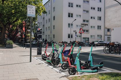 Sharingstation an der Schinkelstraße © Connected Mobility Düsseldorf GmbH