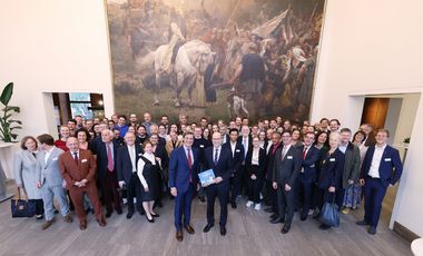 Wirtschaftsdezernent Christian Zaum empfing am Freitag, 26. September 2025, die Mitglieder der Deutsch-Französischen Juristenvereinigung e. V. im Rathaus der Landeshauptstadt Düsseldorf. Foto: Landeshauptstadt Düsseldorf/David Young