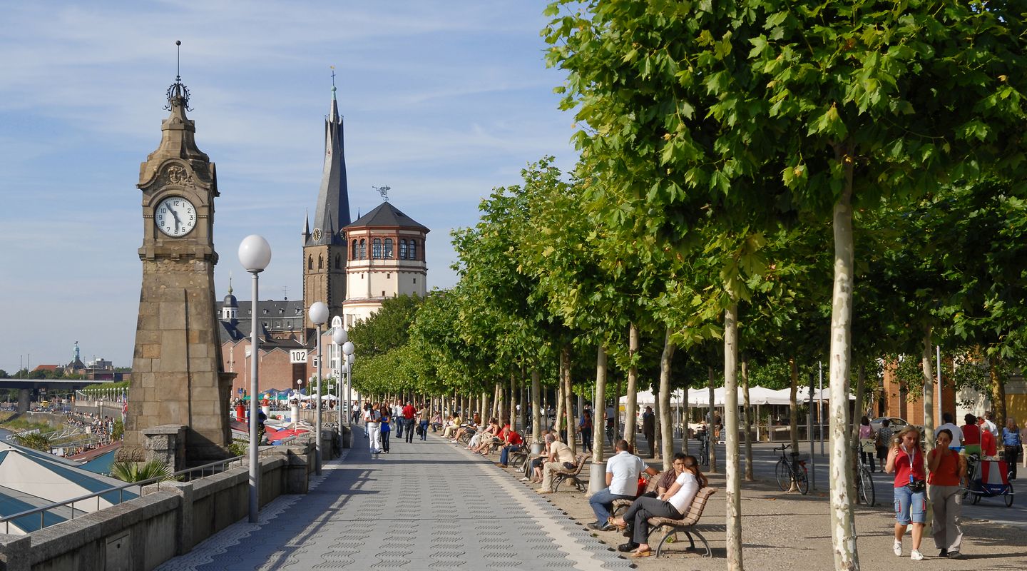 Promenade sur les bords du Rhin