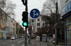 Foto von Ampel mit Grünpfeil für Radverkehr