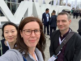 Qi Xia, Simone Menshausen und Thomas Scheler auf dem Mobile World Congress in Barcelona © Wirtschaftsförderung Düsseldorf
