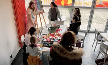 Foto von Kindern des Garather Kinderparlaments beim KinderKinoFest 2025