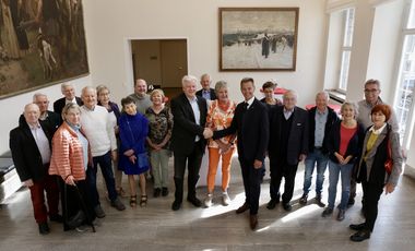 Bürgermeister Josef Hinkel hat am Samstag, 17. September, ehemalige Direktoren der Landtage, des Bundestages und des Bundesrates im Rahmen eines Empfangs begrüßt. Foto: Lammert