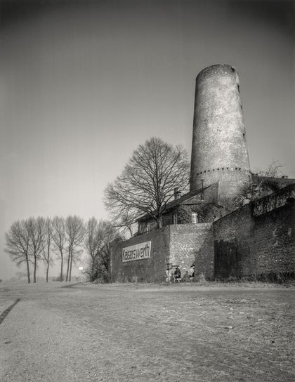 August Sander: Mühle zu Kaiserswerth, 1934 © Die Photographische Sammlung/SK Stiftung Kultur – August Sander Archiv, Köln; VG Bild-Kunst, Bonn, 2021.