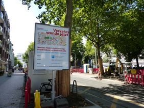 Foto vom Bauschild der Baustelle auf der Rehtelstraße