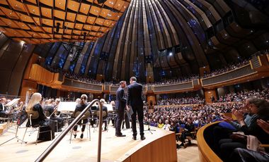 Beim Konzert der Warschauer Symphoniker kamen allein 1.600 Musikliebhaber in die Tonhalle Düsseldorf und lauschten Werken von Robert Schumann, Frédéric Chopin und Antonín Dvořák © Landeshauptstadt Düsseldorf/David Young 