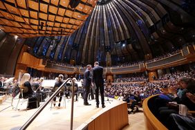 Beim Konzert der Warschauer Symphoniker kamen allein 1.600 Musikliebhaber in die Tonhalle Düsseldorf und lauschten Werken von Robert Schumann, Frédéric Chopin und Antonín Dvořák © Landeshauptstadt Düsseldorf/David Young 