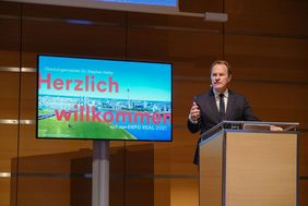 OB Dr. Stephan Keller bei seiner Präsentation am zweiten Messetag, 12. Oktober, auf der Expo Real 2021 in München.