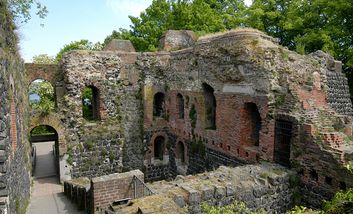 Die Ruinen der Barbarossa-Pfalz in Kaiserswerth