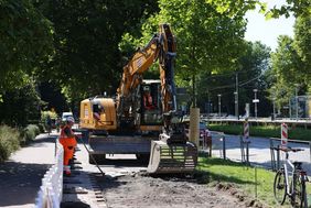 Foto von einem BAgger auf der Baustelle an der Kaiserswerther Straße