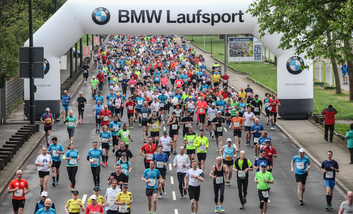 Zahlreiche Läufer beim Marathon