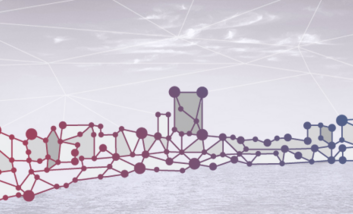 Screenshot aus dem Open Data Portal zu Schmuckzwecken: Stilisierte Skyline von Düsseldorf in digitaler Netzstruktur. Die Silhouetten bekannter Bauwerke wie der Rheinturm, die Rheinkniebrücke, der Landtag und Kirchengebäude sind durch ein Netzwerk aus Punkten und Linien dargestellt – links in Rottönen, rechts in Blautönen. Der Hintergrund zeigt einen Himmel mit leichten Wolken und geometrischen, transparenten Polygonen, die ein digitales, vernetztes Thema symbolisieren. Der Rhein ist im unteren Bereich des Bildes angedeutet.