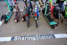 Bis Ende des Jahres sollen in allen Stadtbezirken Sharingstationen entstehen. Dies hat der Ordnungs- und Verkehrsausschuss beschlossen. Archivfoto: Michael Gstettenbauer 