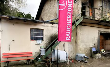 Foto der Raucherzone beim Garather Weihnachtsmarkt 2025