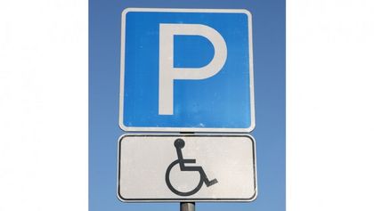 Schild Behindertenparkplatz