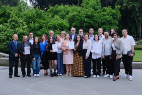 Gruppenbild der Preisträger des Integrationspreises 2024