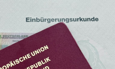 Deutscher Reisepass und Einbürgerungsurkunde