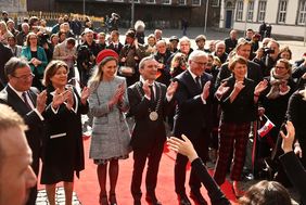 Zur Begrüßung sang der Düsseldorfer Mädchenchor e.V./Jungenchor, der von den Anwesenden anschließend großen Beifall erhielt