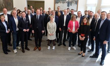 OB Dr. Keller begrüßt den IT-Planungsrat im Jan-Wellem-Saal des Rathauses; Foto: Meyer