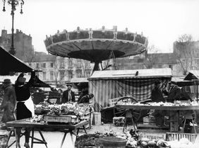 Der Carlsplatz 1934 mit Karussell © Stadtarchiv, Julius Söhn 